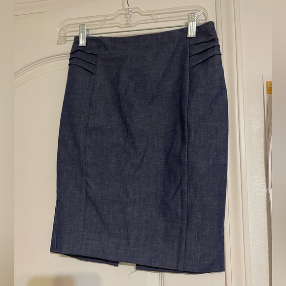 Express denim pencil skirt - Picture 5 of 13